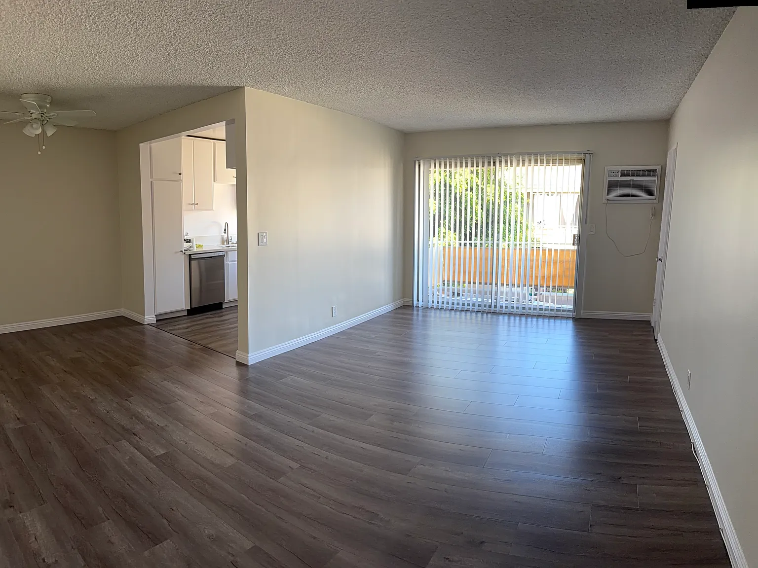 1 bed, 700 sqft, $1,950 — Photo 2