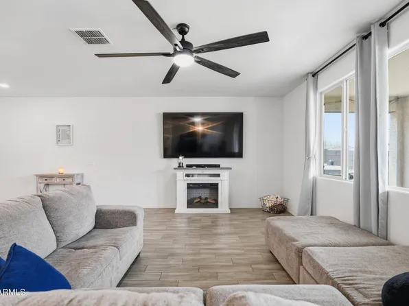 17168 W Running Deer Trail, Surprise, AZ 85387