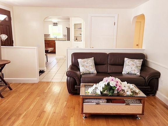 4th image of 206A Adams St #4