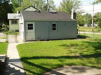 2nd image of 3630 Benjamin St NE