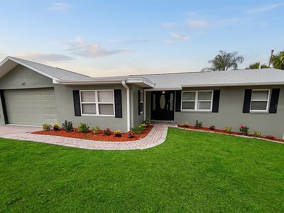 3rd image of 907 Valentina Dr