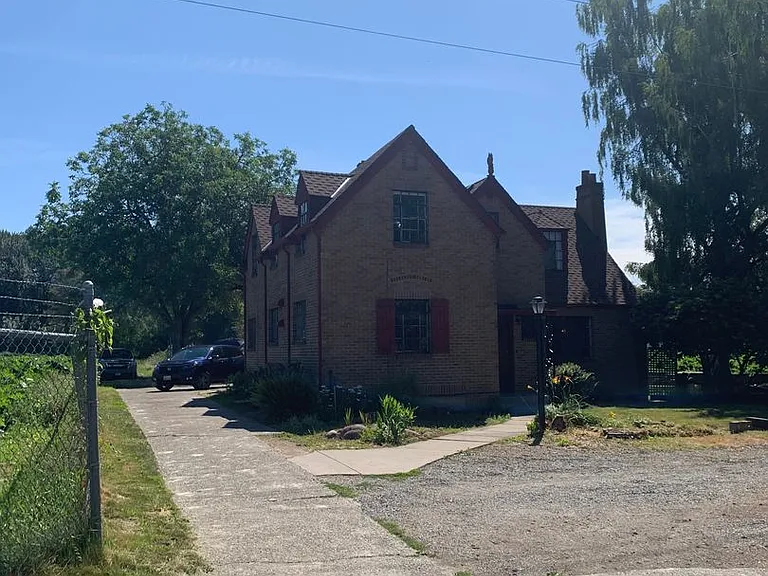 7521 State Route 162 E — Photo 1