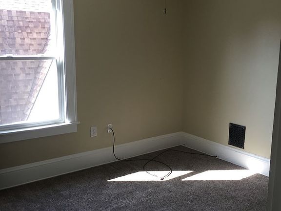 5th image of 1457 Hopkins Ave