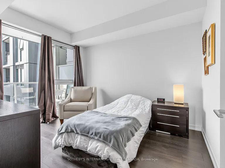 2020 Bathurst St #1221 — Photo 9