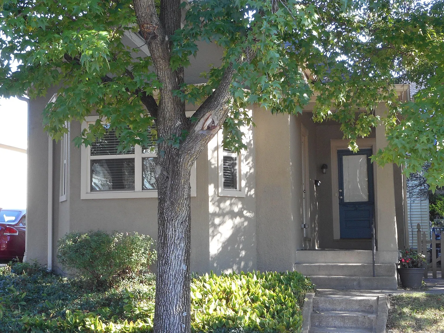 3 bed, 1100 sqft, $1,495 — Photo 2