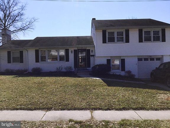 4th image of 117 Country Club Dr