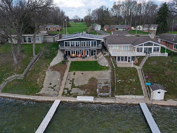 3rd image of 1043 E Northshore Dr