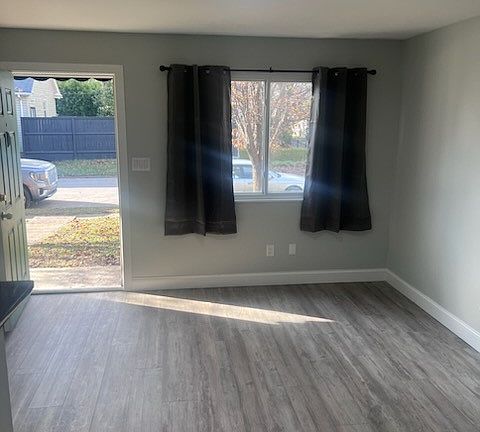 3rd image of 900 S Washington Ave APT D