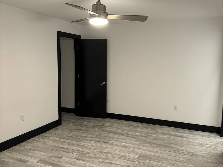 Pilot Place — Photo 23