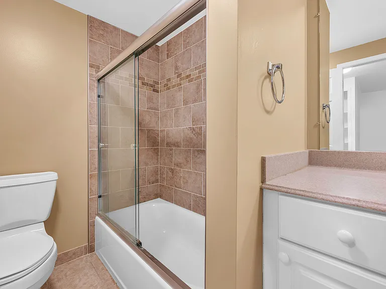 1592 Brentwood Dr — Photo 37