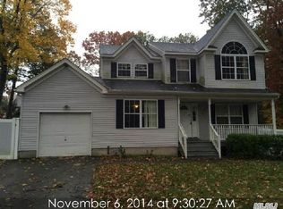 114 Clinton Ave, Mastic, NY 11950