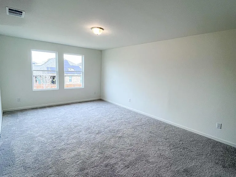 424 Madison Way — Photo 5