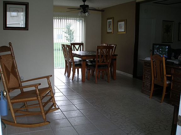3rd image of 502 Glade Ct