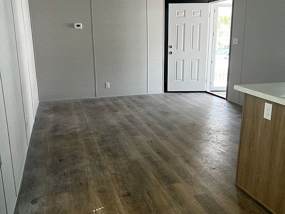 5th image of 622 Lake Tahoe Cir