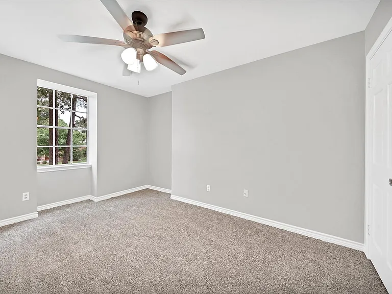 18035 Rolling Creek Dr — Photo 16