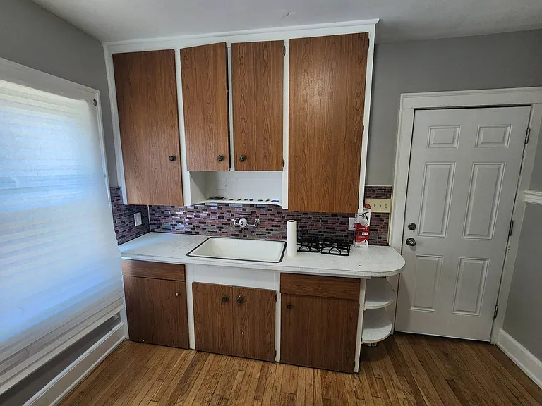 10109 Richland Ave — Photo 8