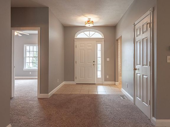 2nd image of 2428 N Stonelake Cir