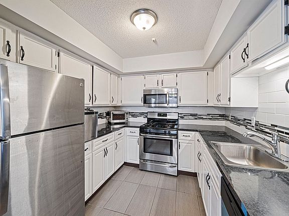 4th image of 45 Meadowood Dr Unit 45