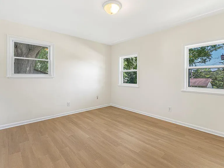 6371 Westbury Rd — Photo 16