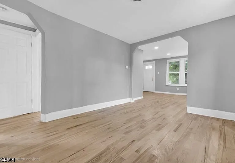 274 W Grand Ave #1 — Photo 3