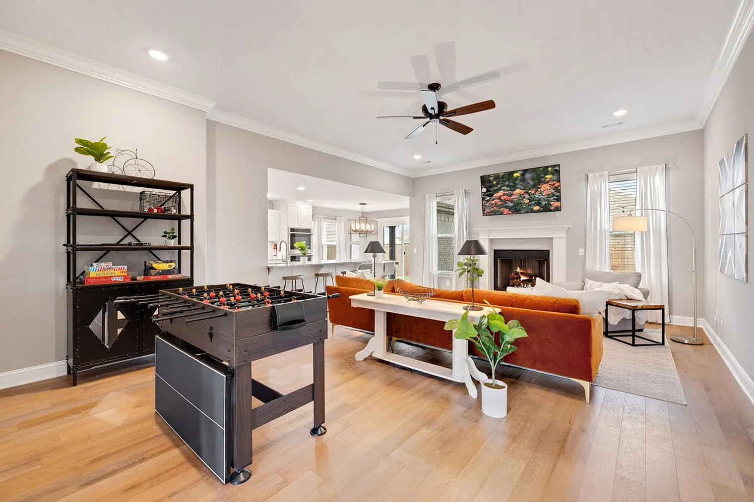 3 bed, 2.0 bath, 1593 sqft, $4,000 — Photo 3