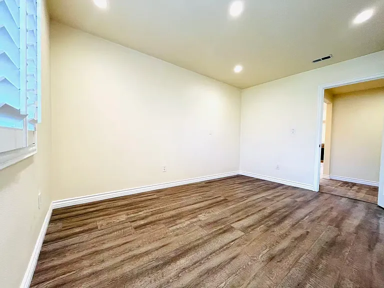 1800 Yermo Pl — Photo 35