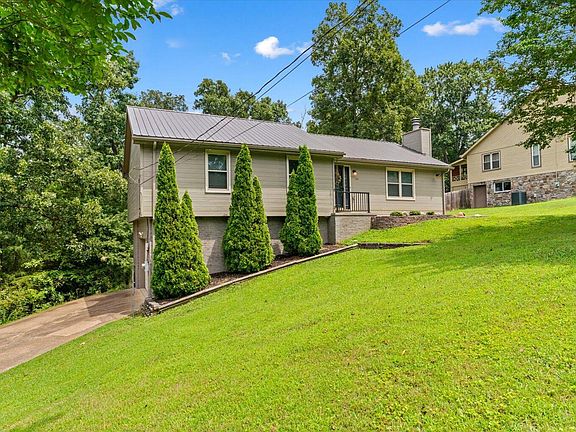 3rd image of 66 Edgemond Cir