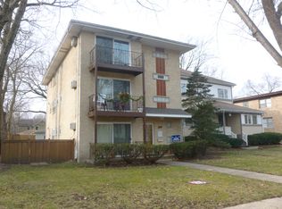 58 Lincoln Ave APT 1, Riverside, IL 60546