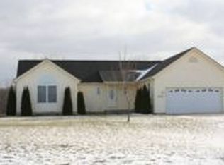 5773 Cobblestone Dr, North Branch, MI 48461
