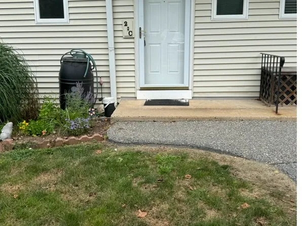 220 Main Street #2C, New Hartford, CT 06057