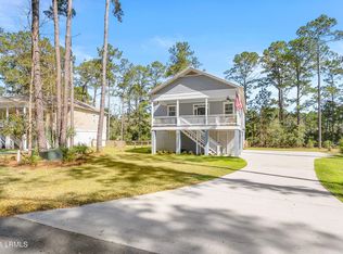 33 Downing Dr, Beaufort, SC 29907