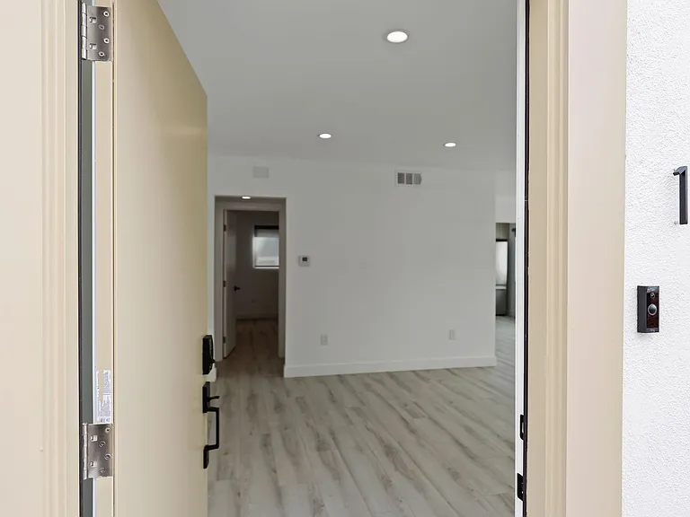 2034 S Garth Ave — Photo 6