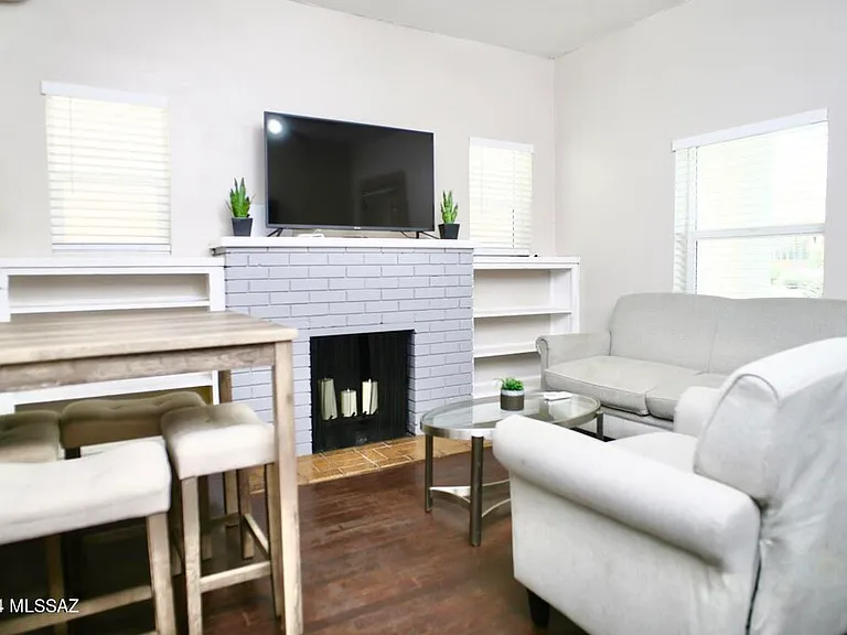 12 E University Blvd #12 — Photo 5