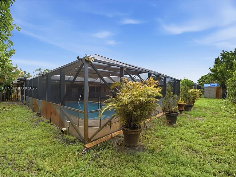 821 Ramblewood Dr — Photo 38