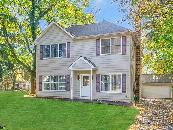 2nd image of 320 Ridge Blvd