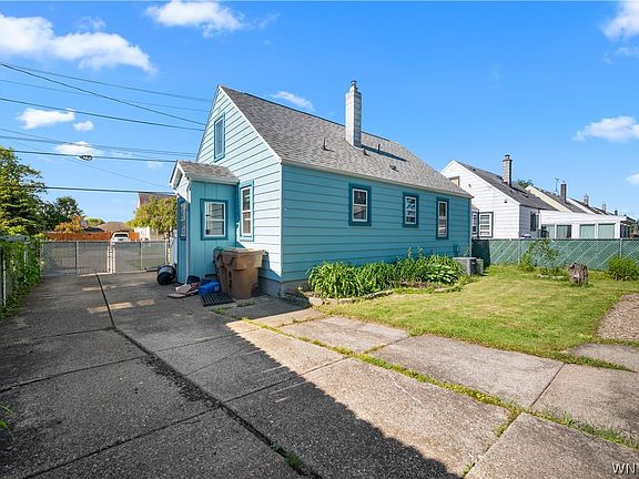 2nd image of 234 Chapel Ave