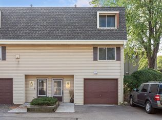 2354 Dorland Pl E #120, Maplewood, MN 55119