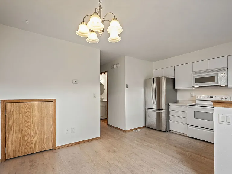 7941 Lexington Park Dr — Photo 11
