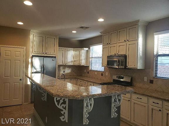 3rd image of 3565 Bella Viera Ct