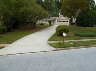3086 Gwin Oaks Dr, Lawrenceville, GA 30044
