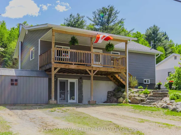 39090 Combermere Rd, Madawaska Valley, ON K0J 1L0