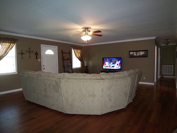 3rd image of 155 Juniper Cir