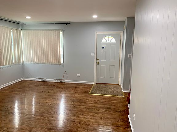 5th image of 150 E Northwest Hwy APT I