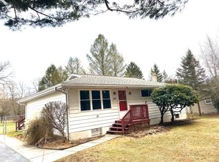 482 S Main Rd, Mountain Top, PA 18707
