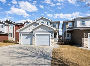 189 Silkstone Rd W #2, Lethbridge, AB T1J4J9