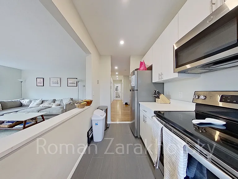 79 Sutherland Rd #4 — Photo 1