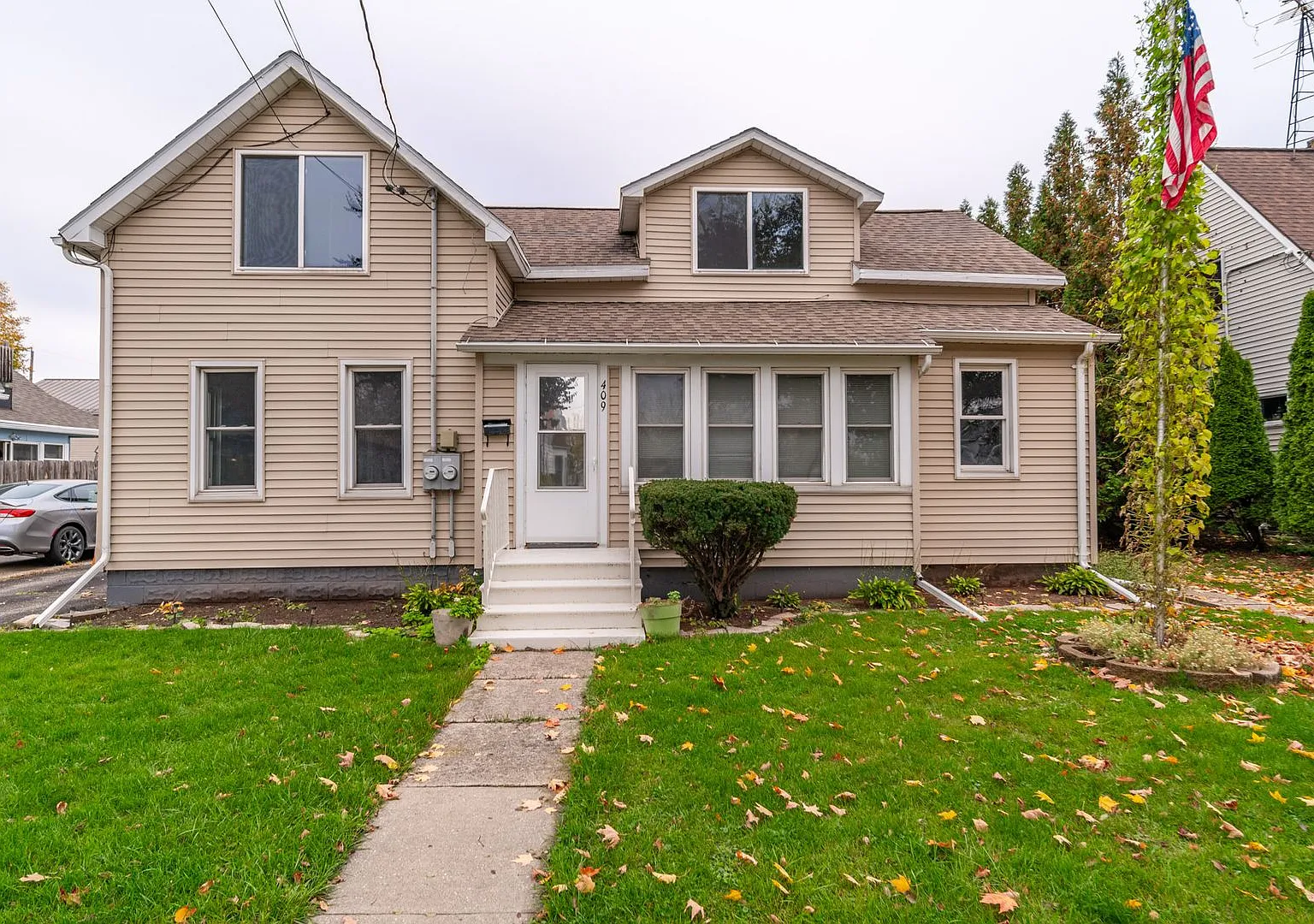 409 Racine St — Photo 1