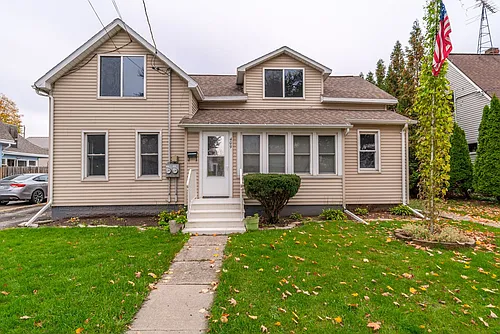 Floor plan 409 Racine St