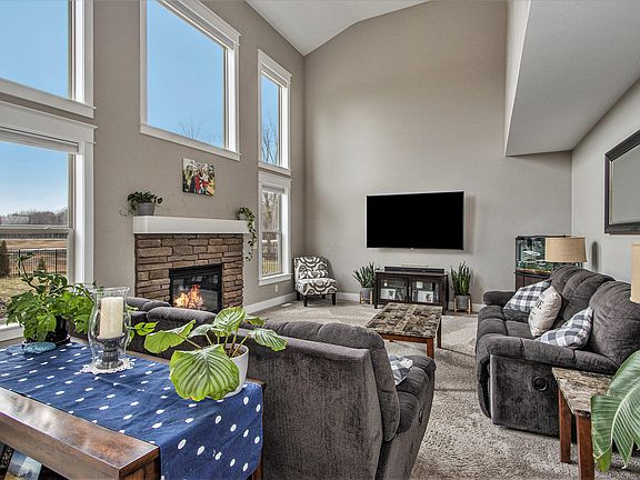 3rd image of 4723 Bahama Ln