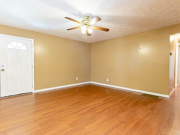 5th image of 426 Lee Road 282